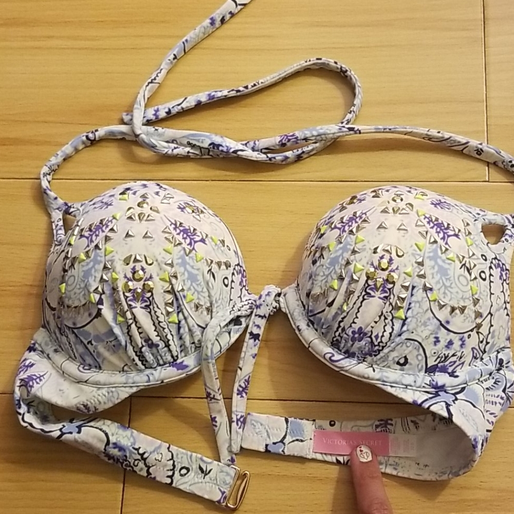 Victoria's Secret the Gorgeous Add 2- cups halter